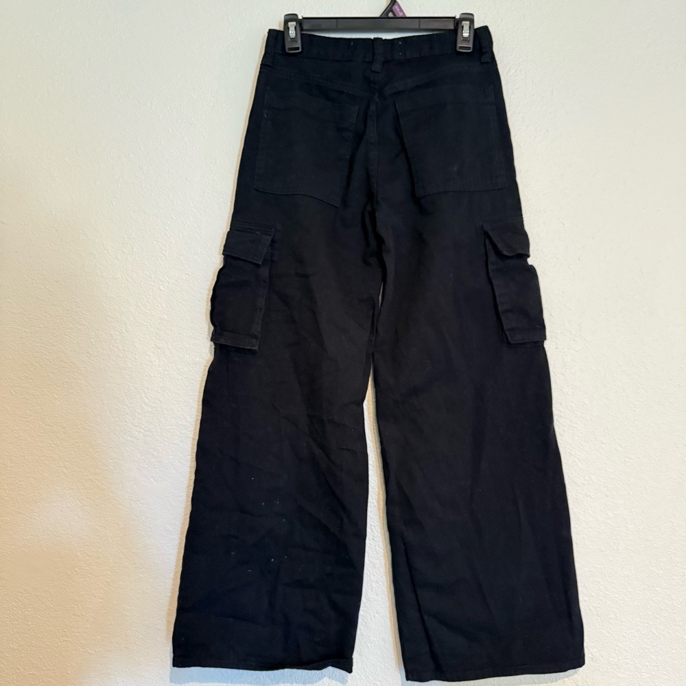 Old navy cargo pants - Picture 4 of 5